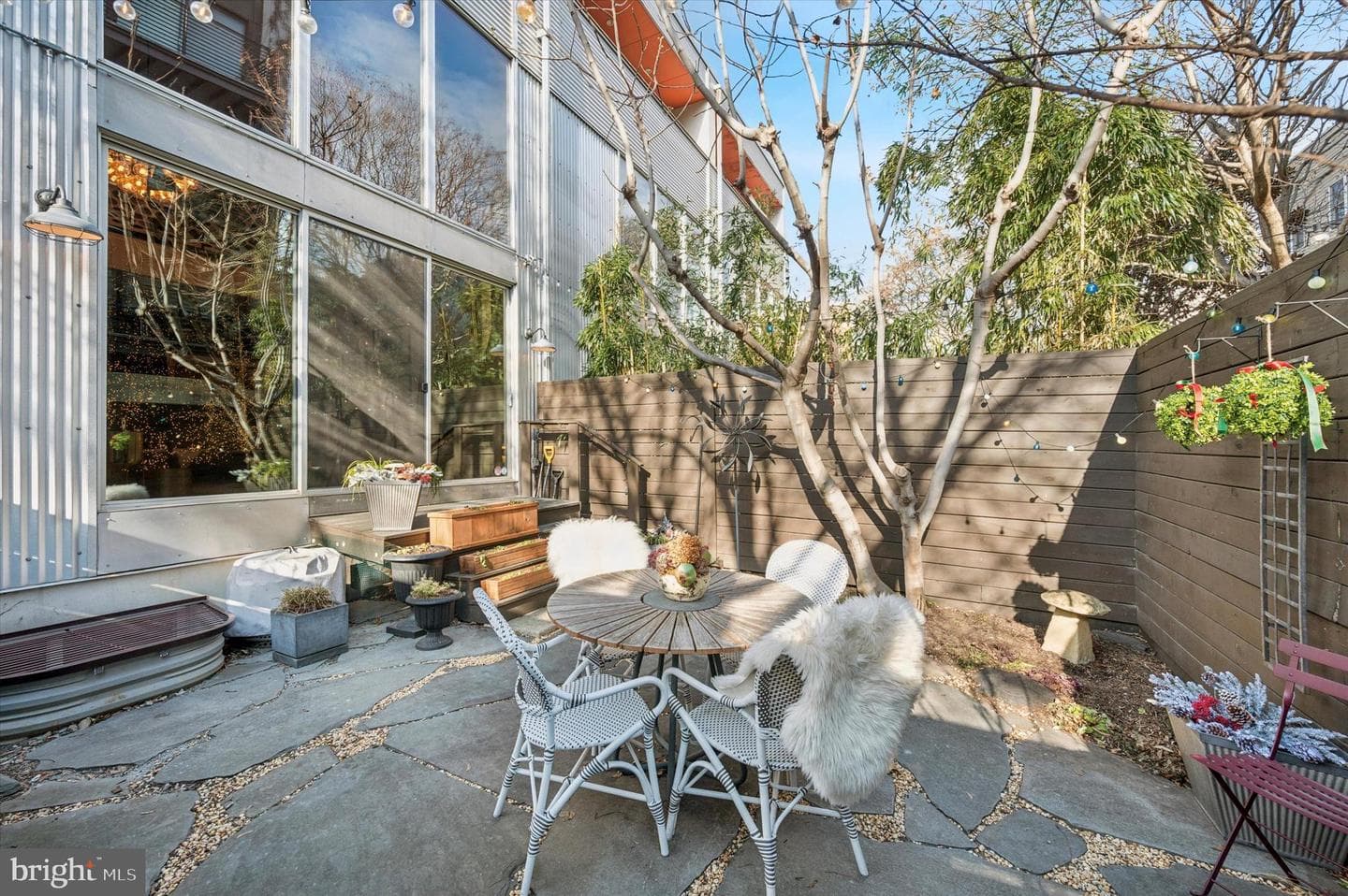 953 N American Street photo 49