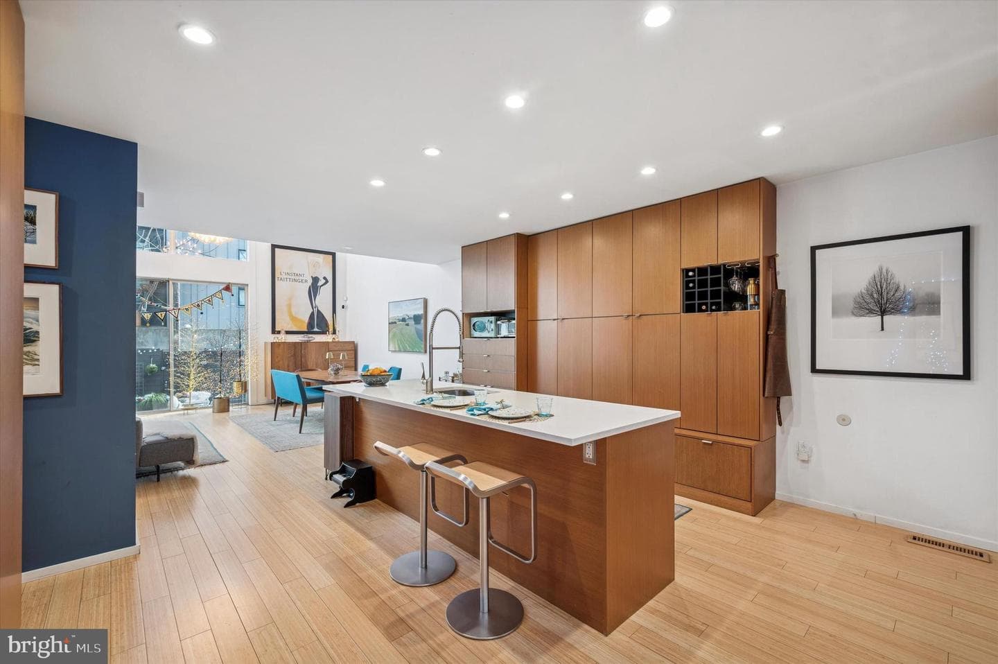 953 N American Street photo 6