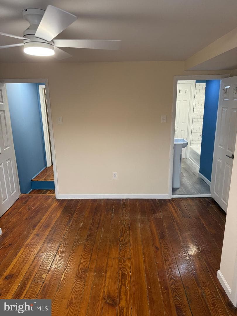 2729 E Cambria Street photo 24