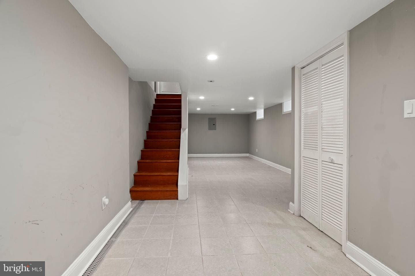 5101 Ditman St photo 27