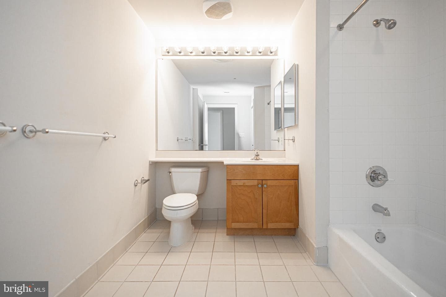 717 S Chris Columbus Boulevard #1607 photo 24