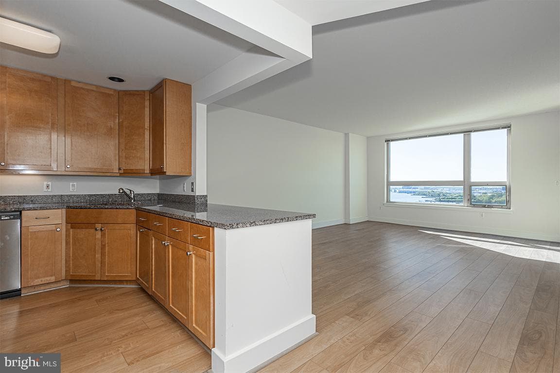717 S Chris Columbus Boulevard #1607 photo 6