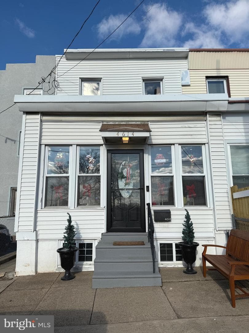 4614 Richmond Street photo 2