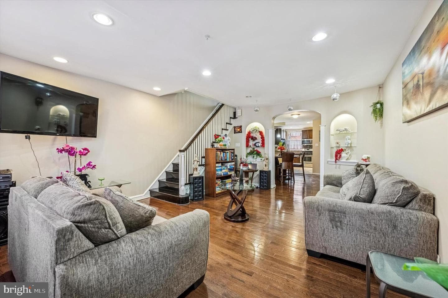 1639 Mohican Street photo 2