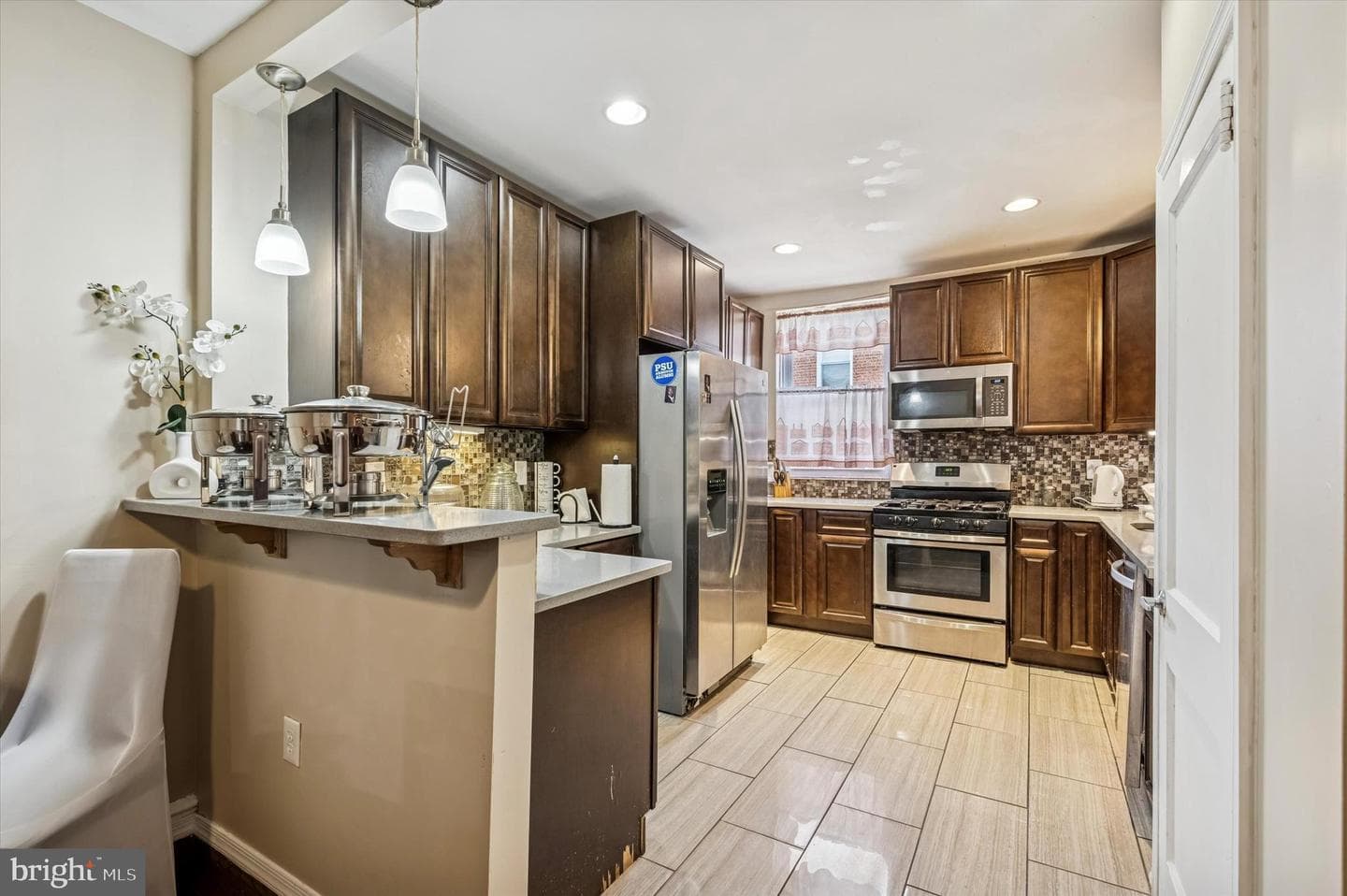 1639 Mohican Street photo 5