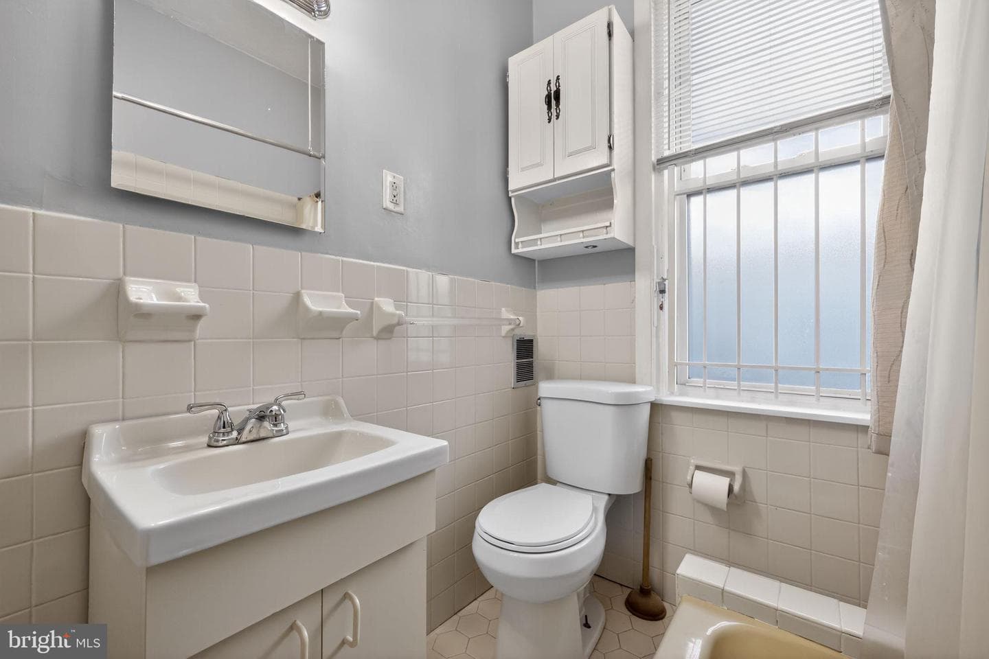3319 N Sydenham Street photo 23