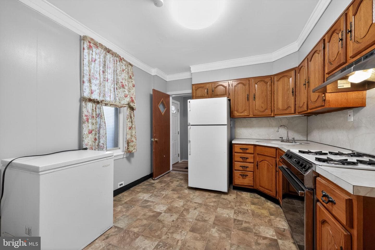 3319 N Sydenham Street photo 9