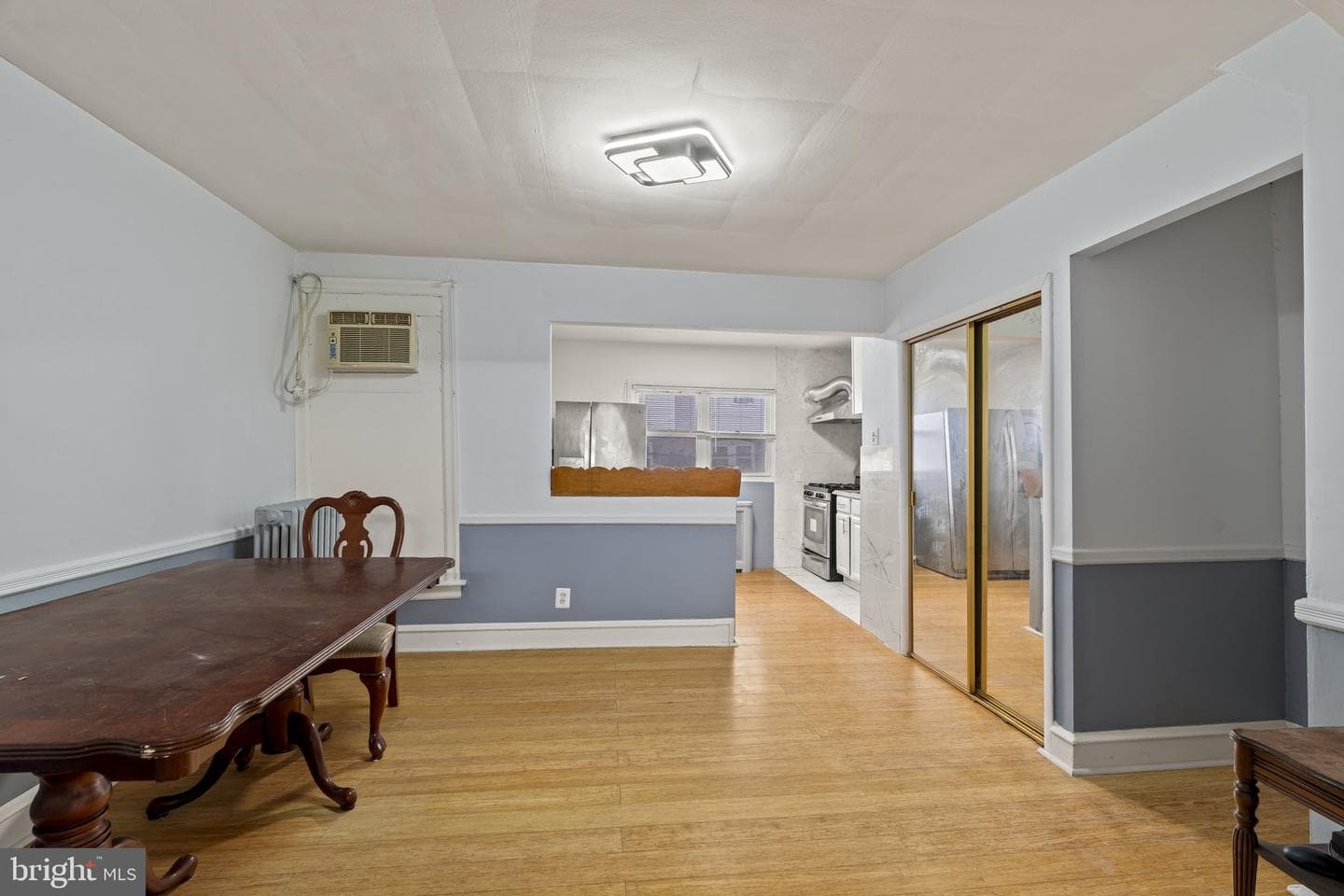 6904 Chelwynde Avenue photo 8