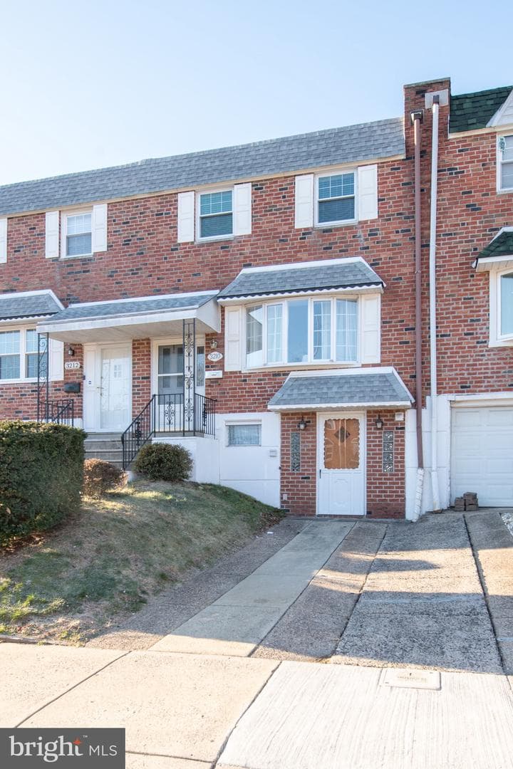 3210 Ancona Road photo 4