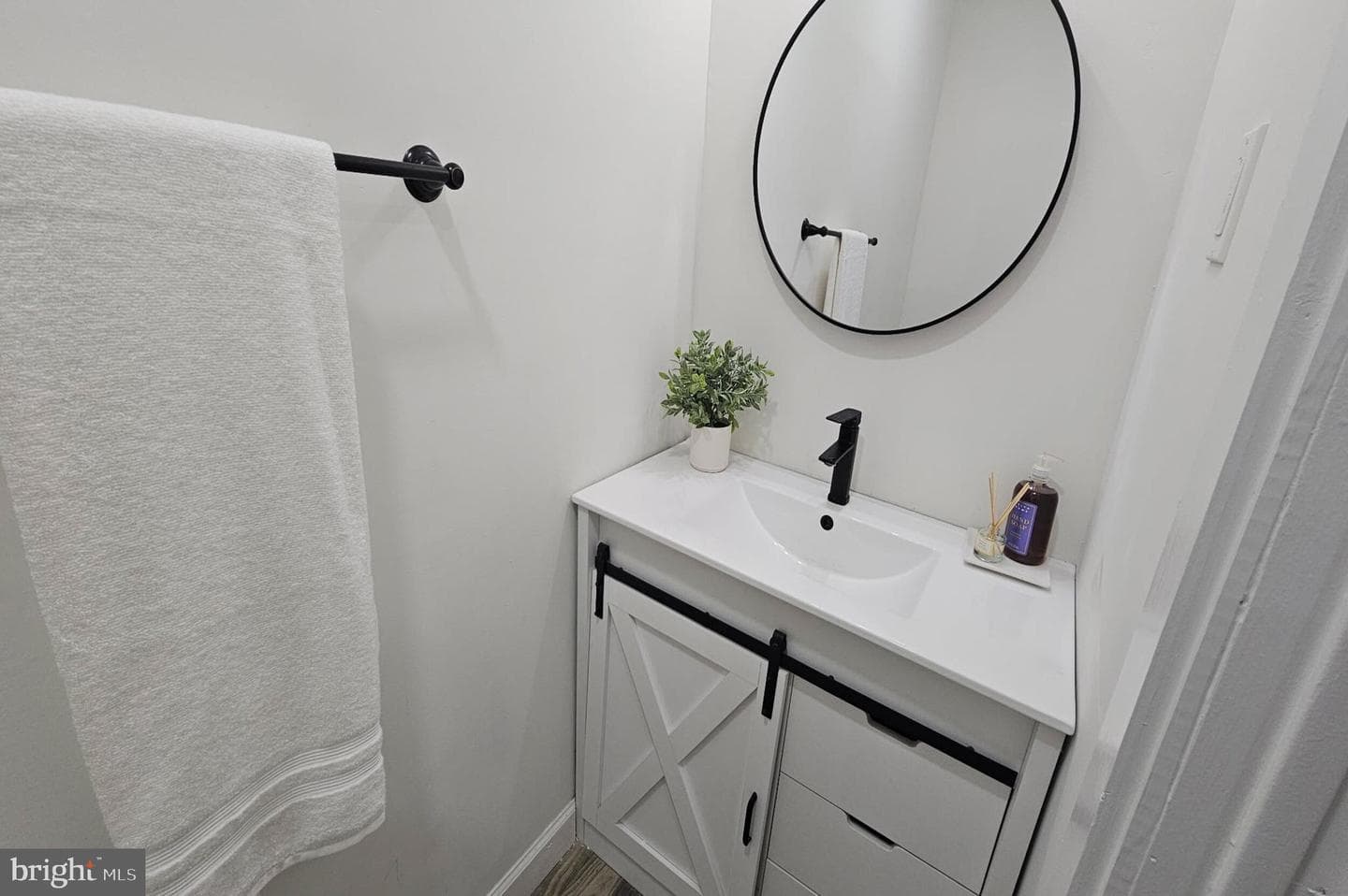 5457 Cedar Avenue photo 28