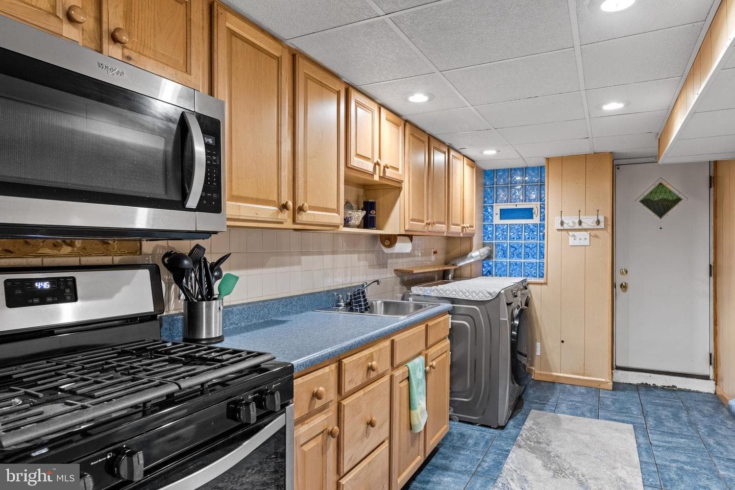 8102 Lister Street photo 25