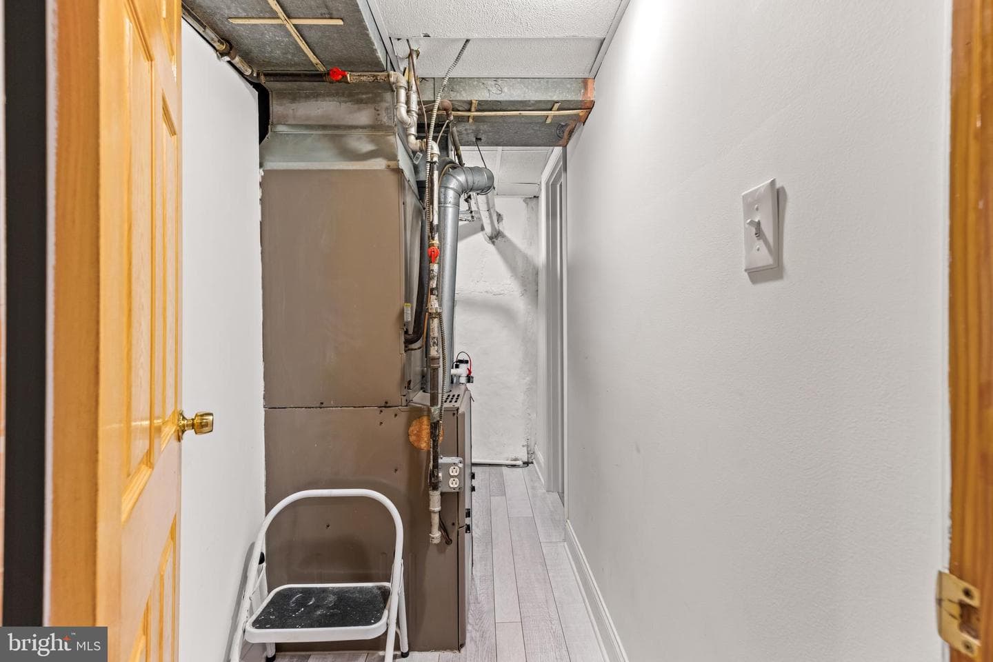 8102 Lister Street photo 28