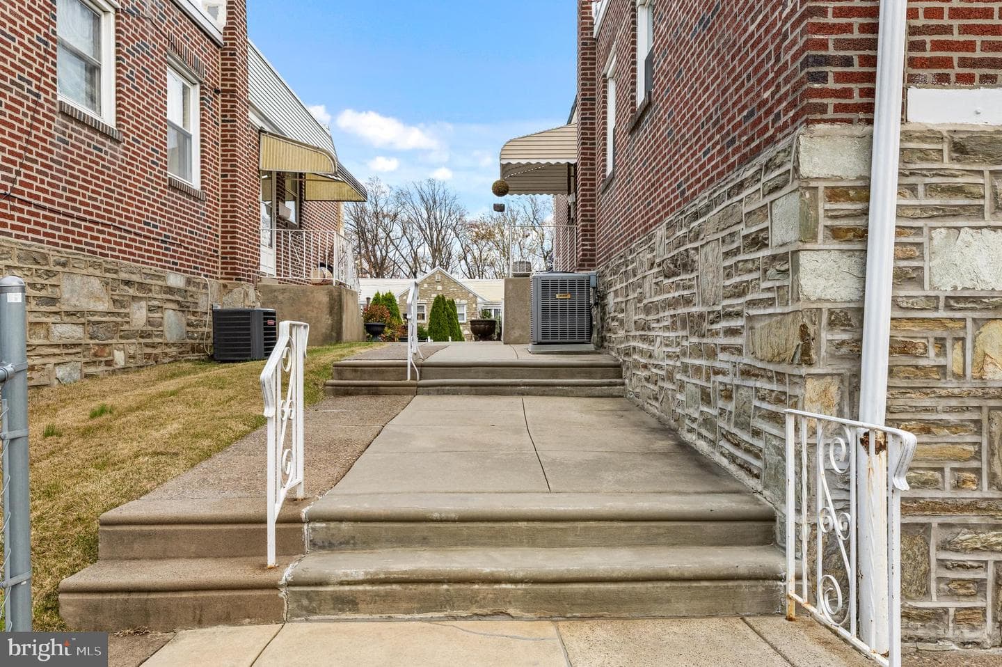 8102 Lister Street photo 30