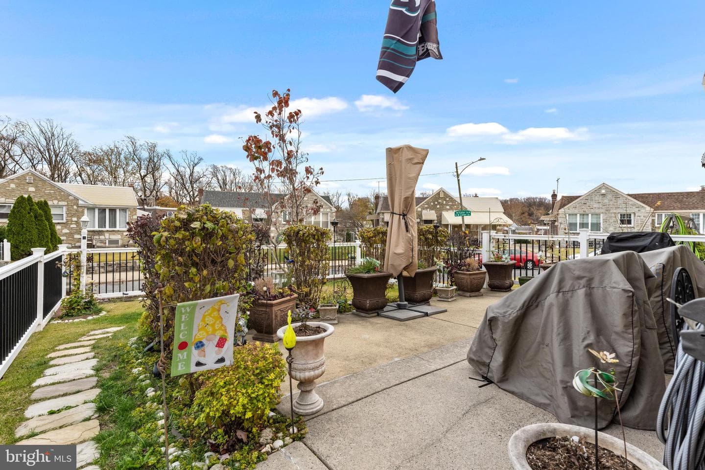 8102 Lister Street photo 4