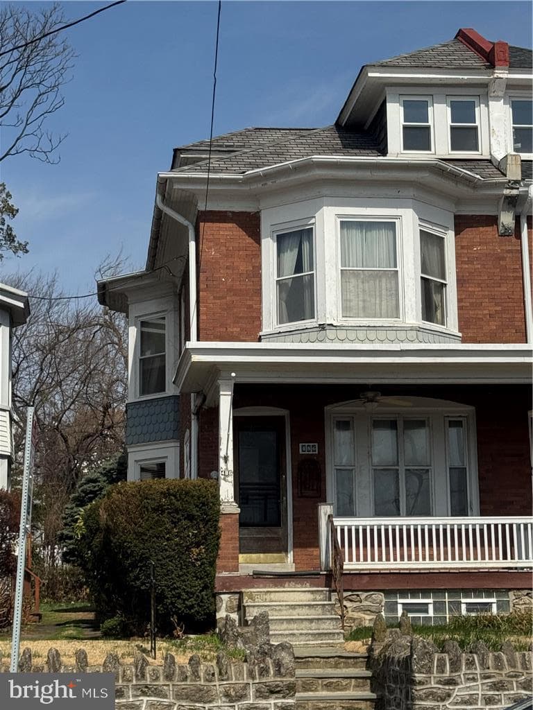 486 Roxborough Avenue photo 1