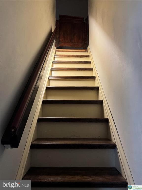 486 Roxborough Avenue photo 16