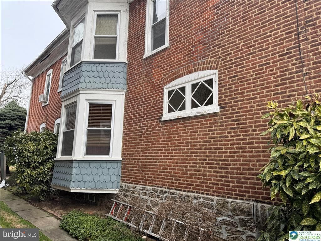 486 Roxborough Avenue photo 47
