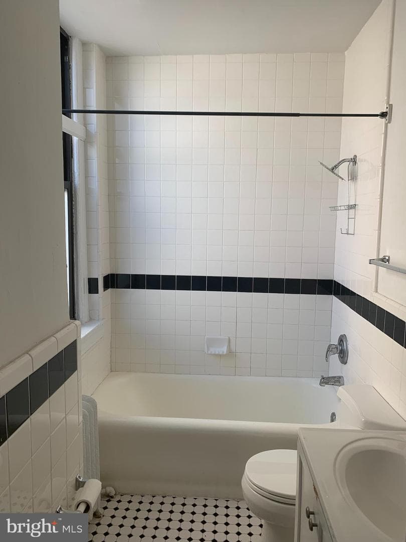 1324 Locust Street #819 photo 15