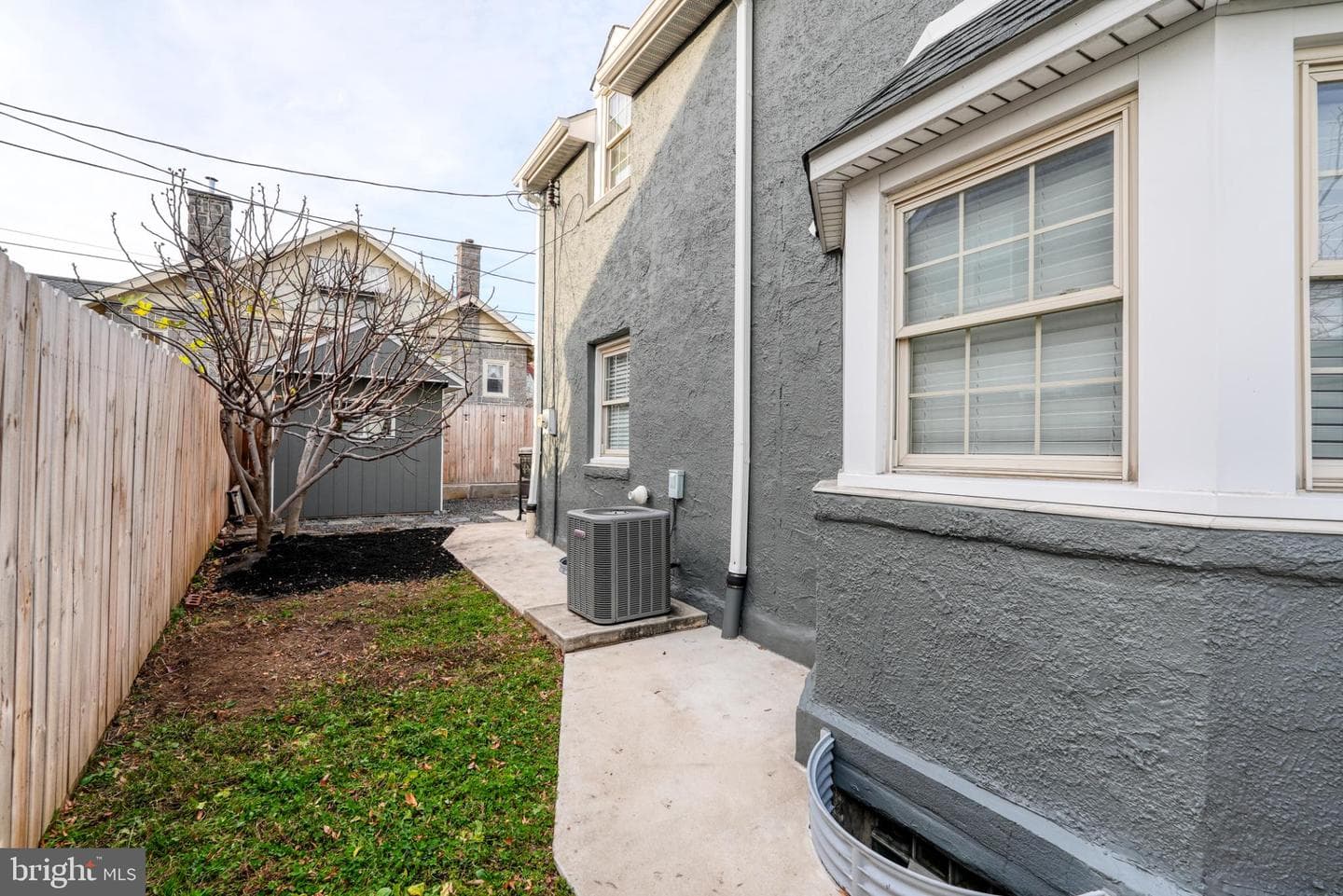 9502 Hilspach Street photo 11