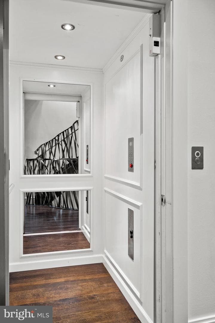 2041 Locust Street photo 12