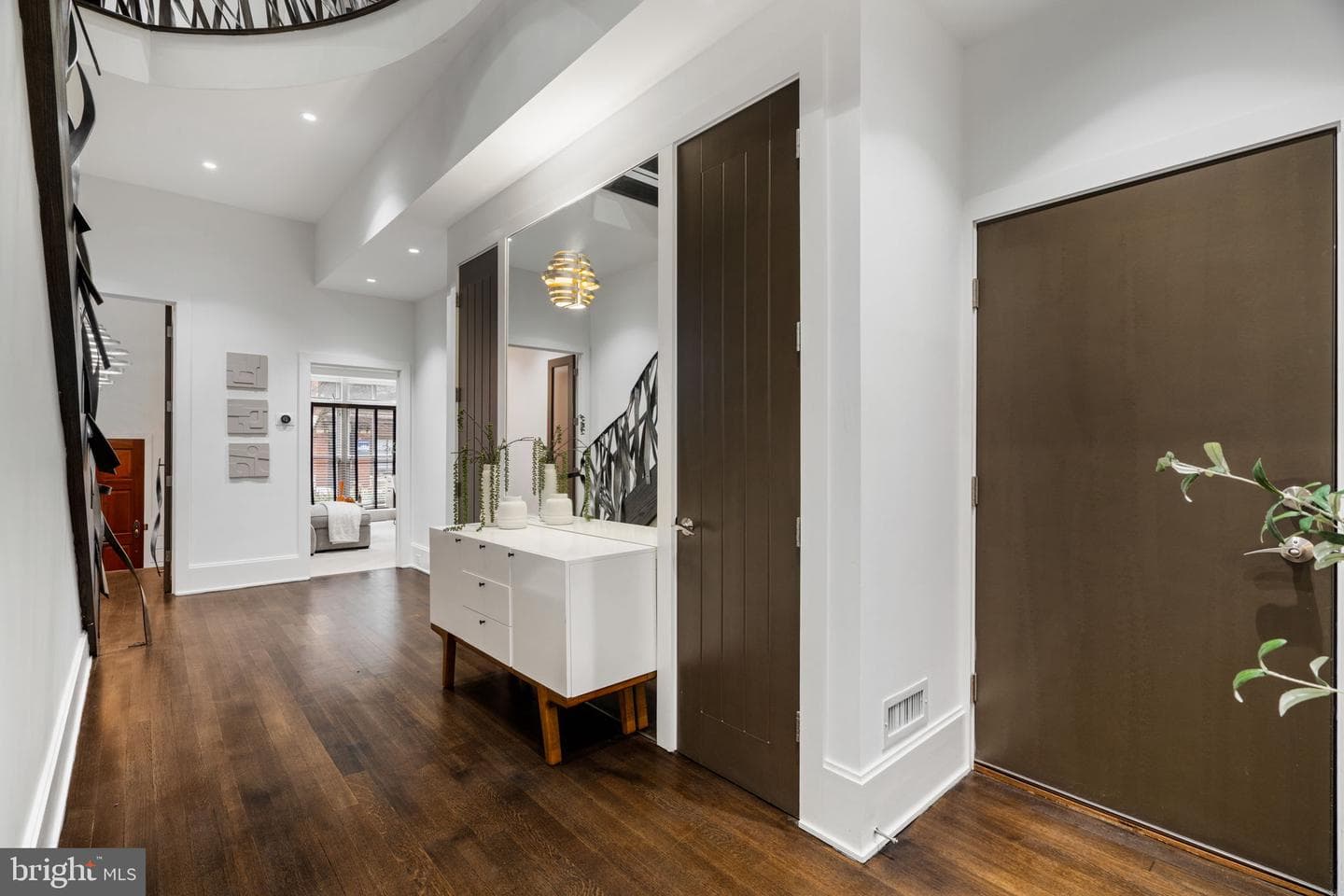 2041 Locust Street photo 4
