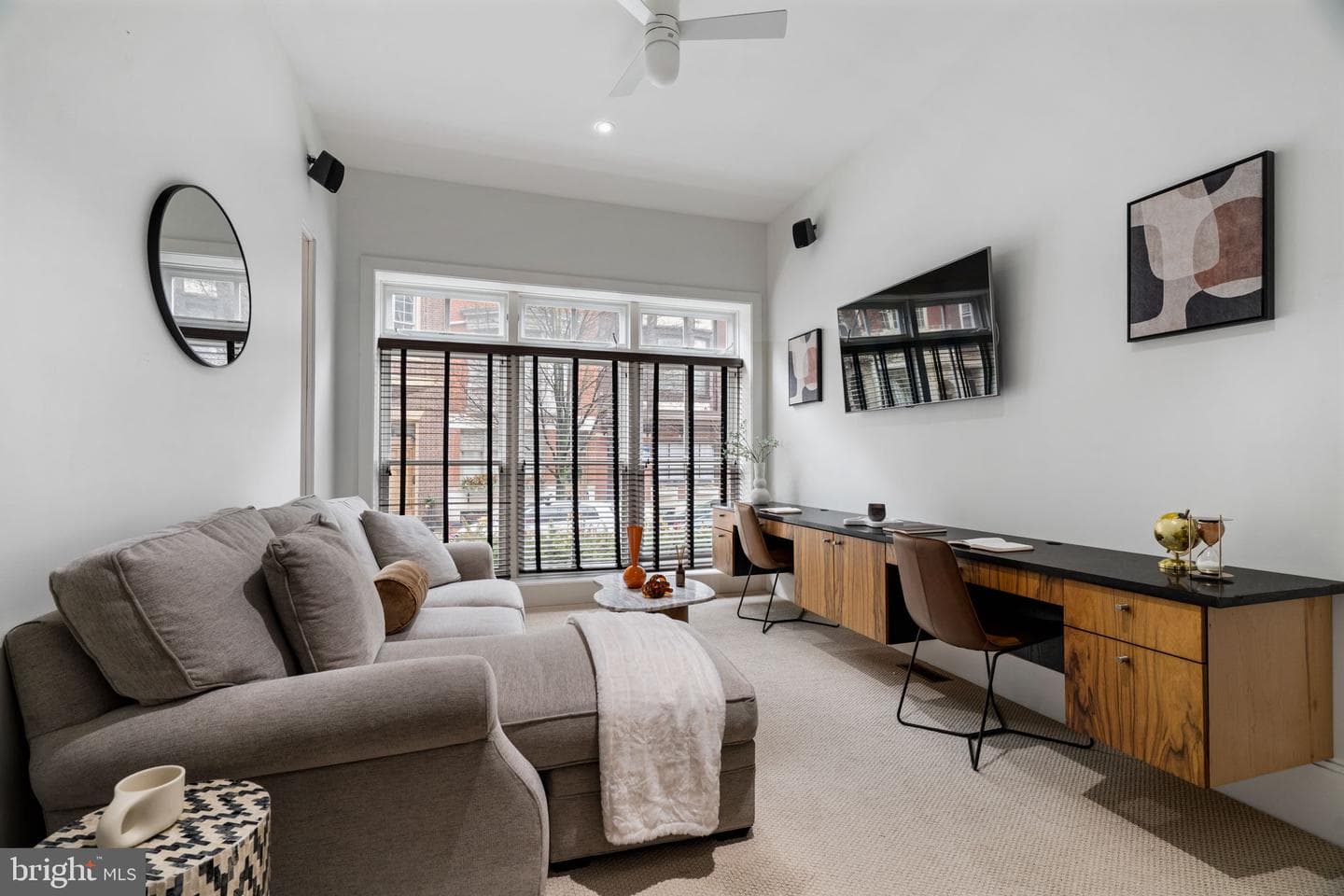 2041 Locust Street photo 5