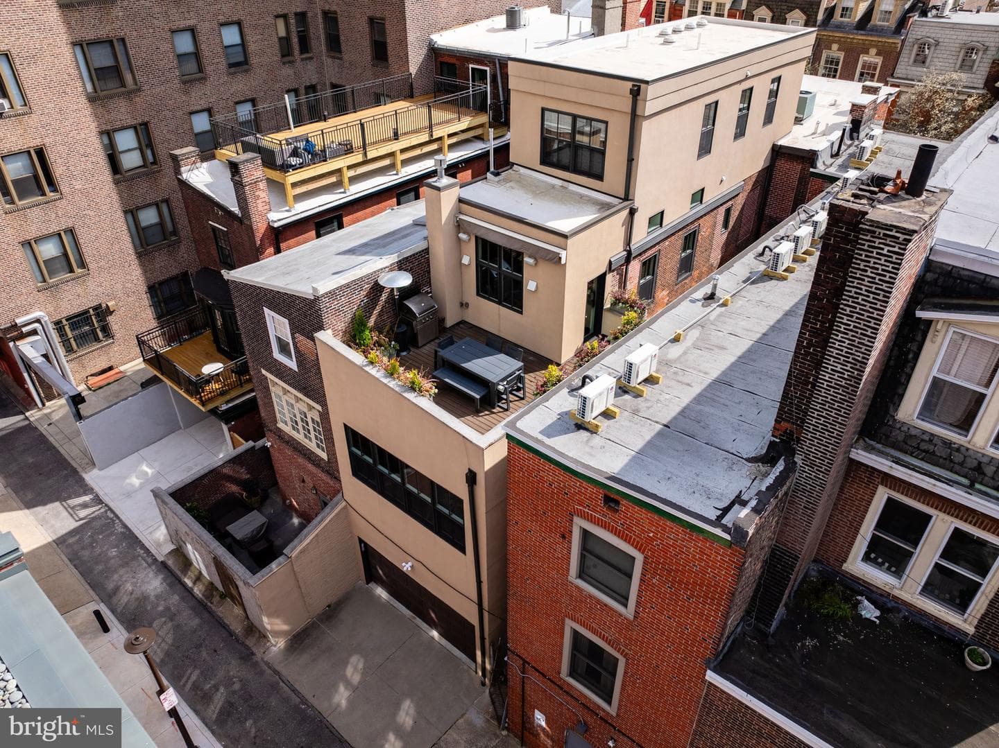 2041 Locust Street photo 50
