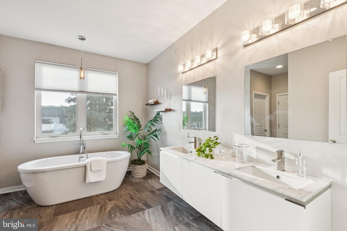 3828 Manor Street photo 18