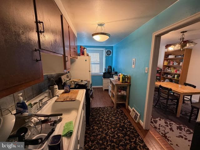 7221 Horrocks Street photo 9