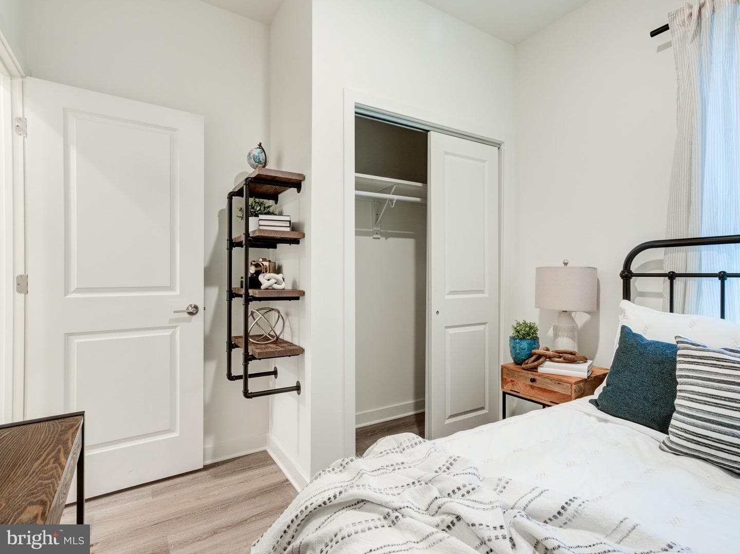 2855 Amber Street photo 13