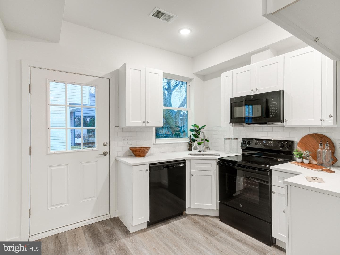 2855 Amber Street photo 21