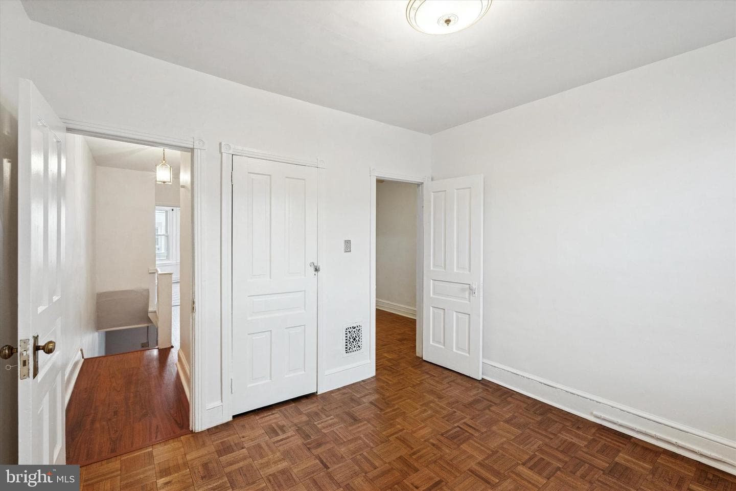 818 S Vogdes Street photo 13