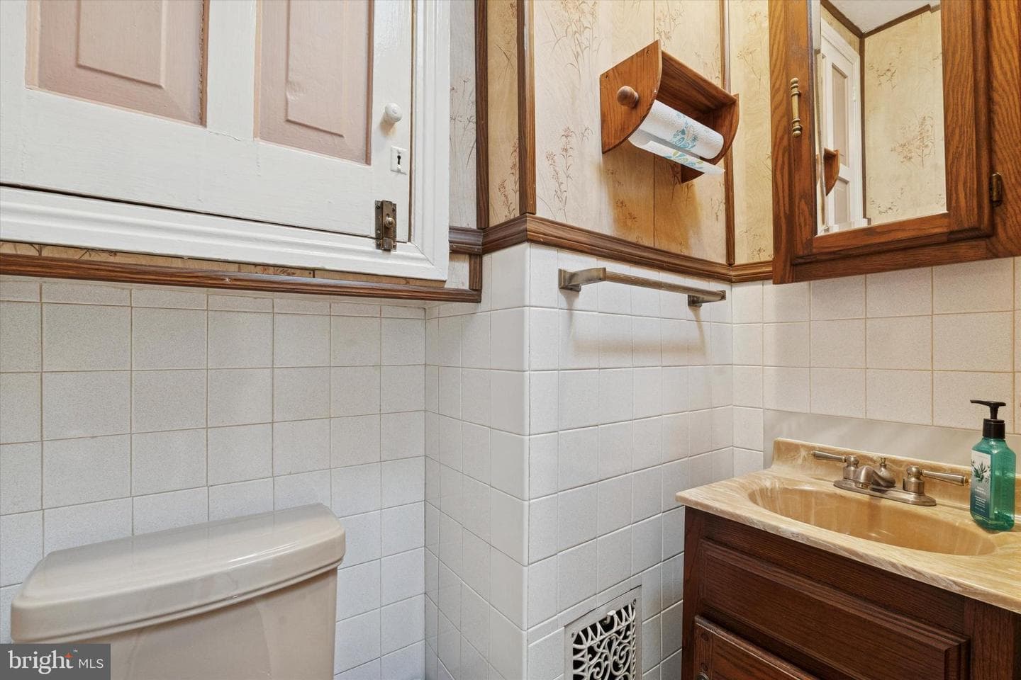 818 S Vogdes Street photo 22