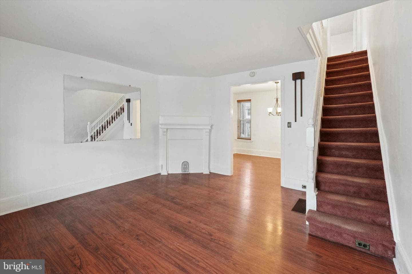 818 S Vogdes Street photo 3