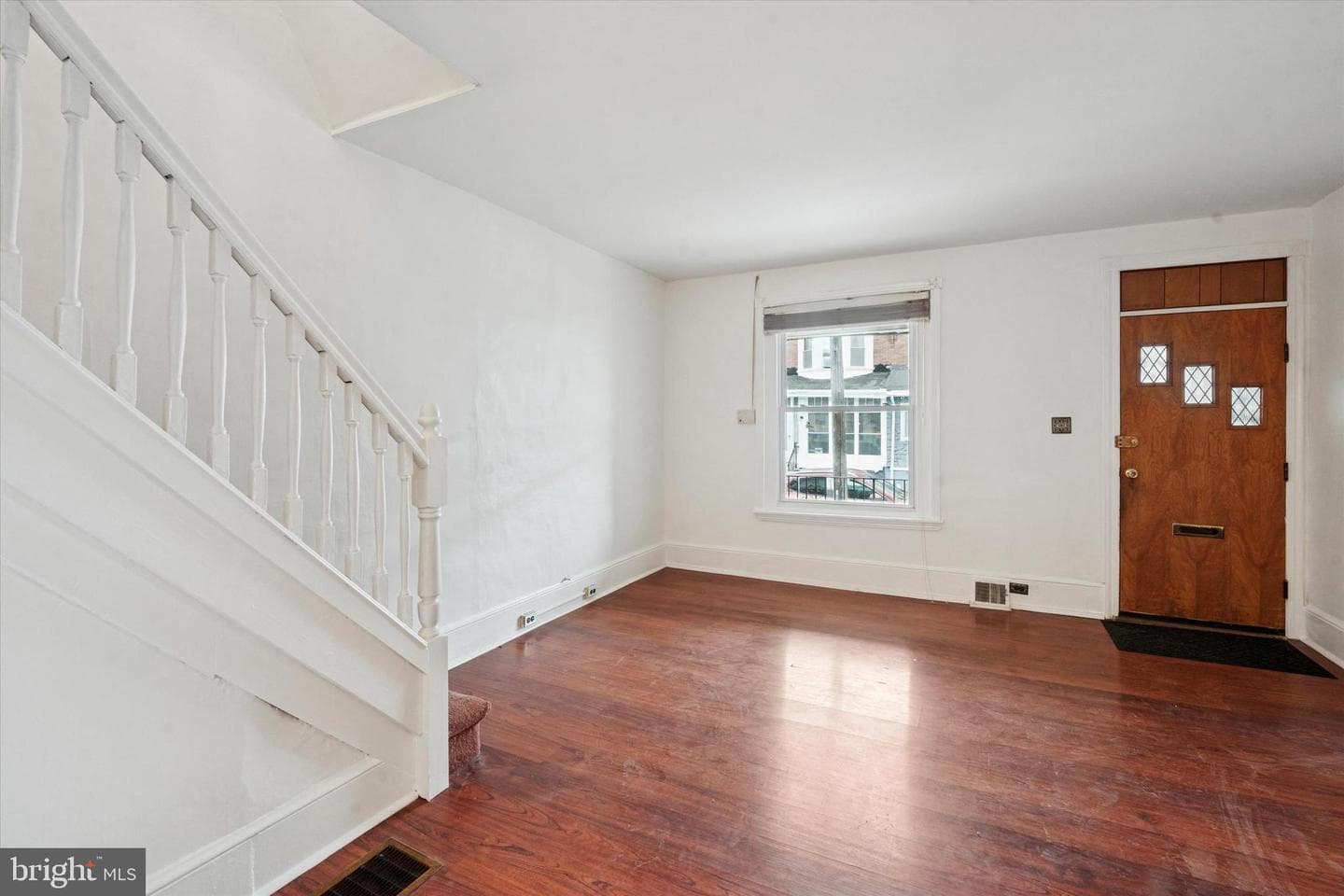 818 S Vogdes Street photo 4