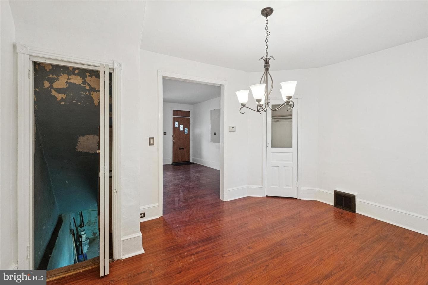 818 S Vogdes Street photo 8
