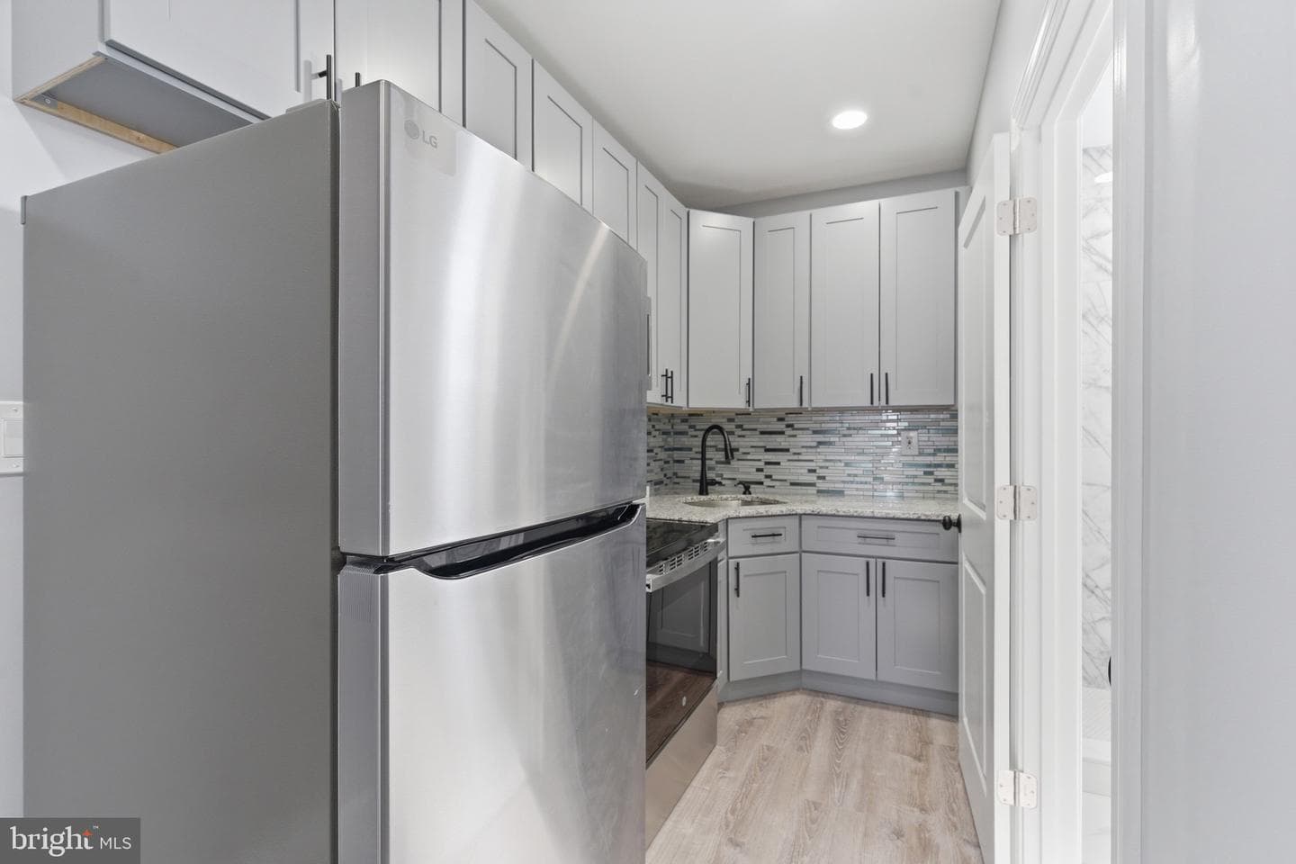 5812 Willows Avenue photo 23
