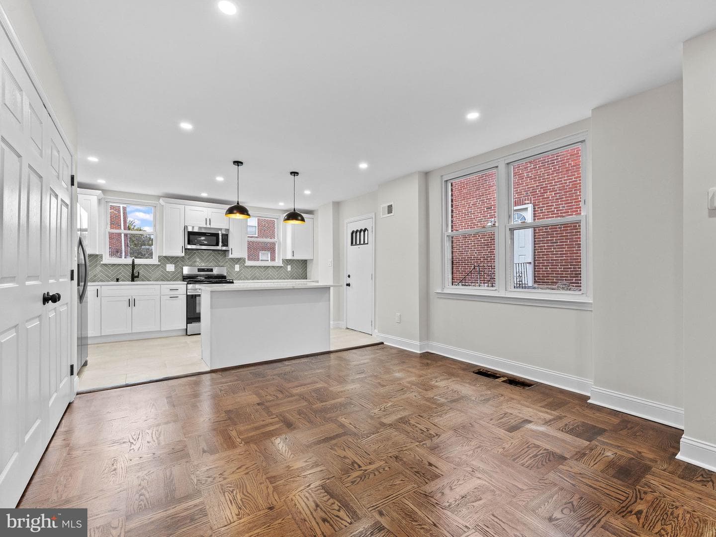 1007 E Dorset Street photo 11
