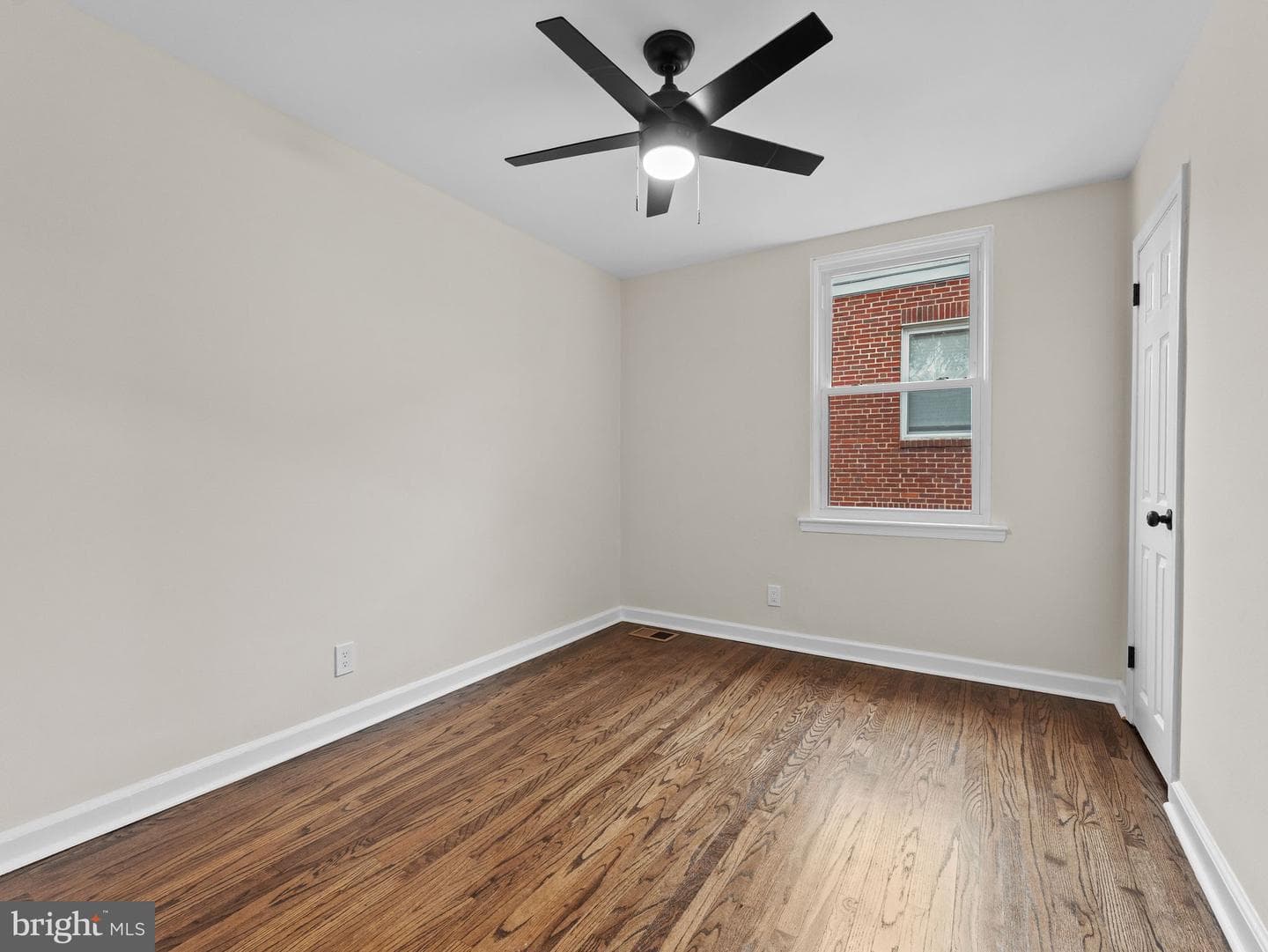 1007 E Dorset Street photo 22