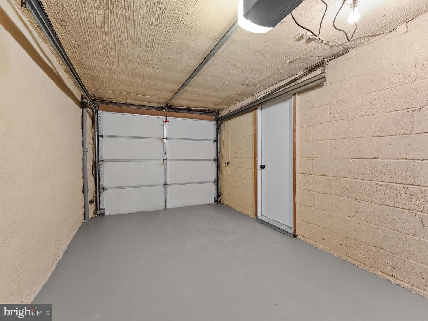 1007 E Dorset Street photo 32