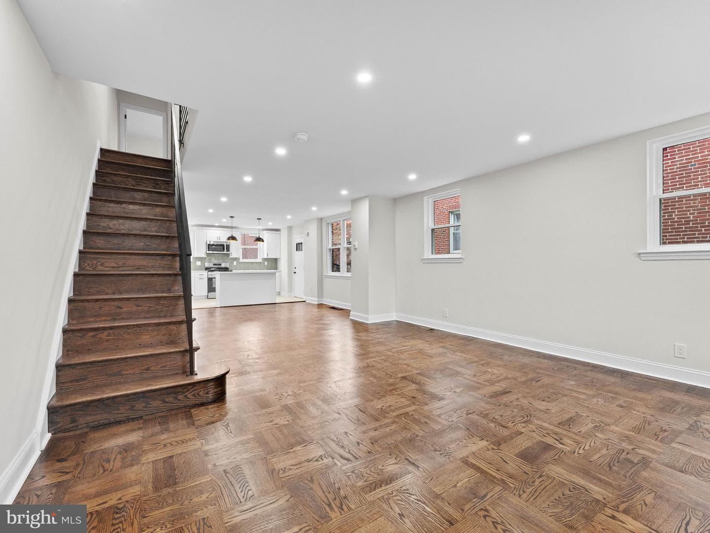 1007 E Dorset Street photo 6