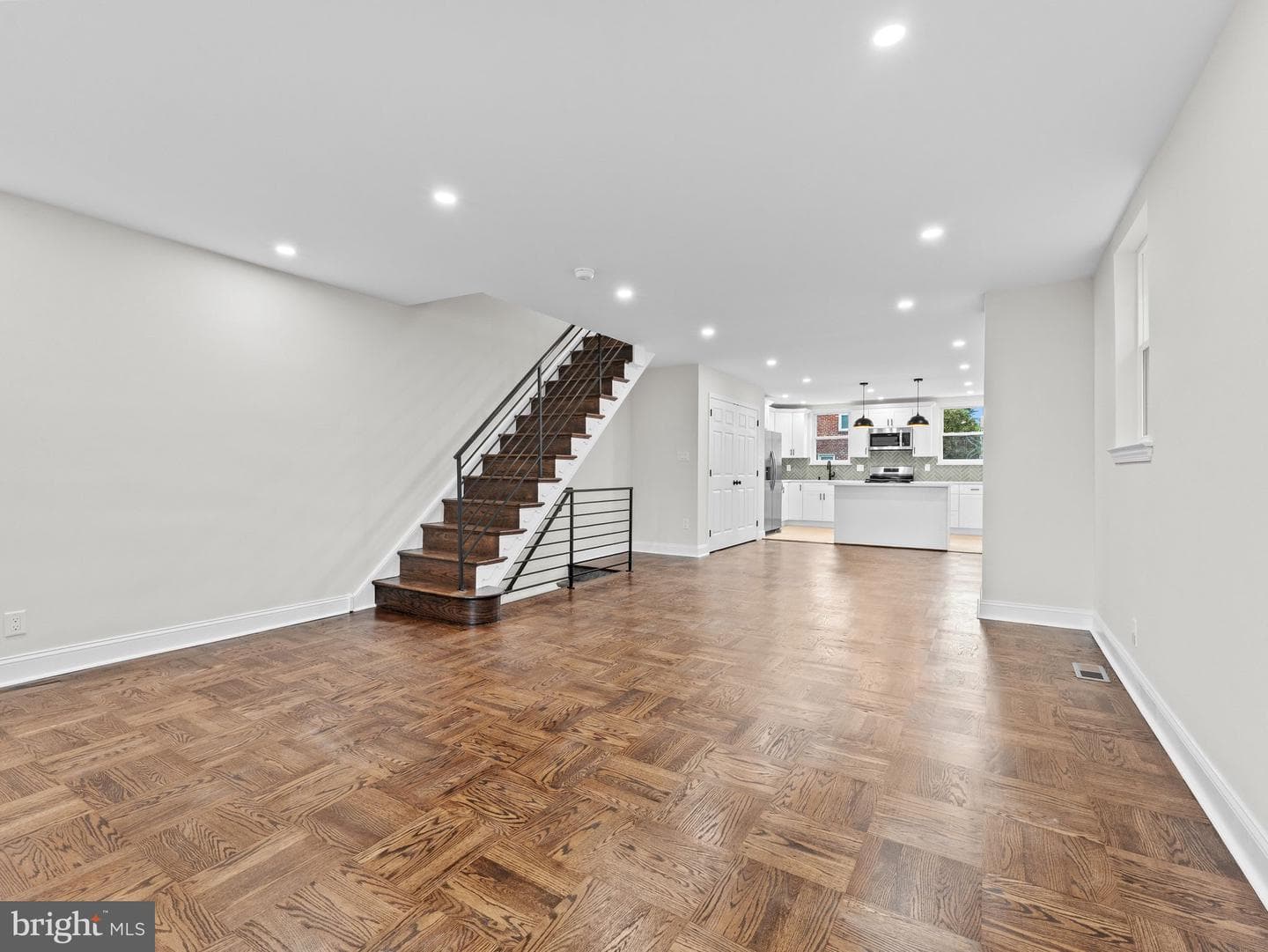 1007 E Dorset Street photo 8