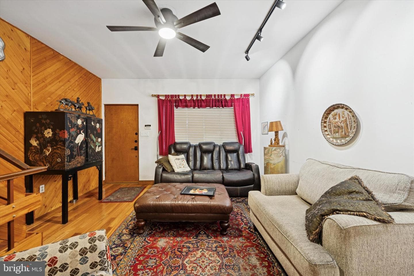 3431 E Thompson Street photo 4