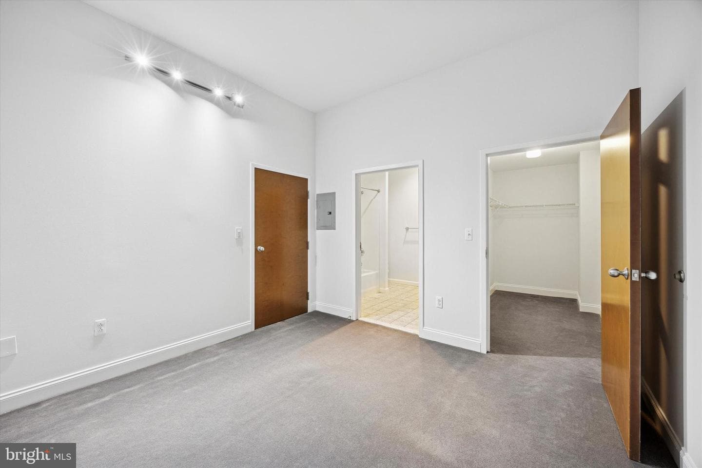 1001 Chestnut Street #205w photo 22