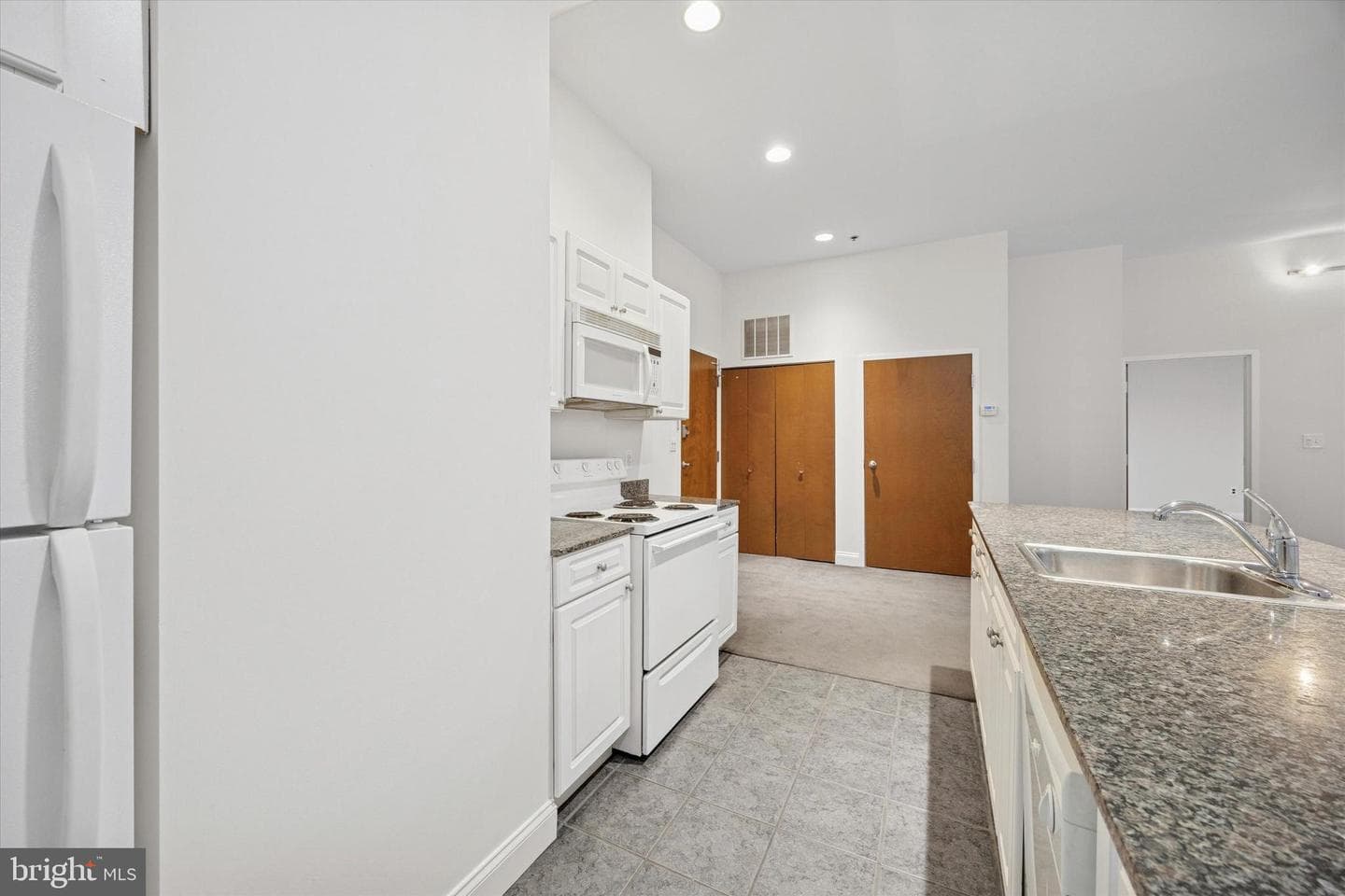 1001 Chestnut Street #205w photo 7