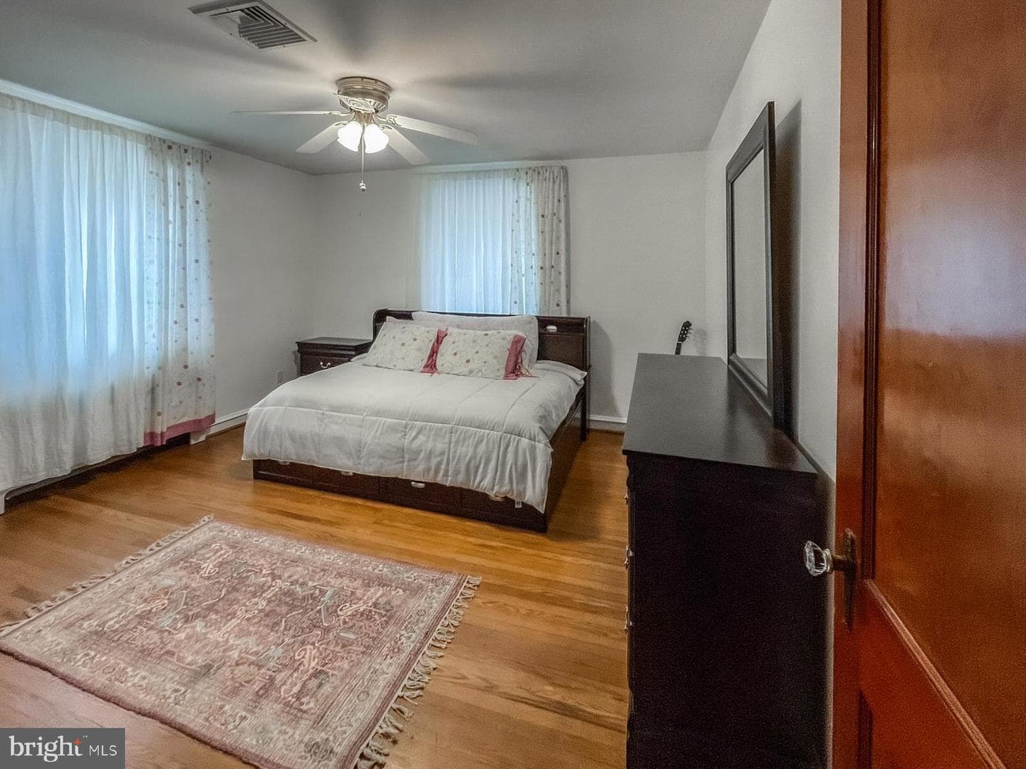 4607 Aubrey Avenue photo 22