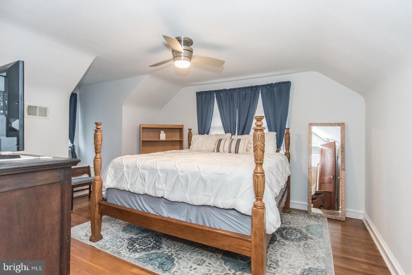 4607 Aubrey Avenue photo 41