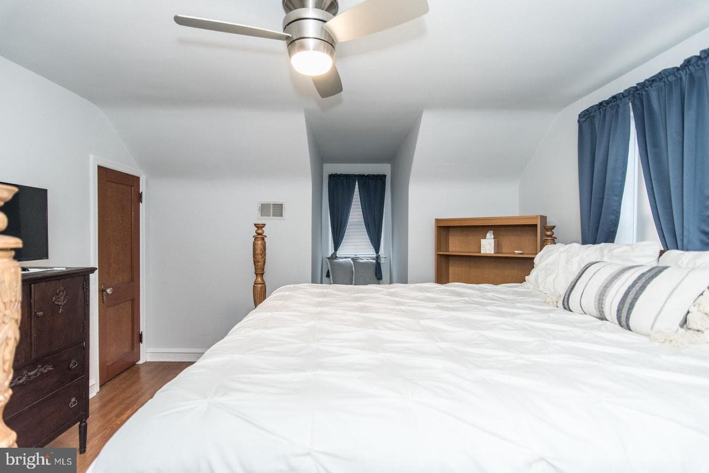 4607 Aubrey Avenue photo 44