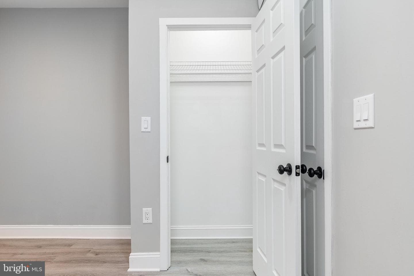 5208 Glenloch Street photo 25
