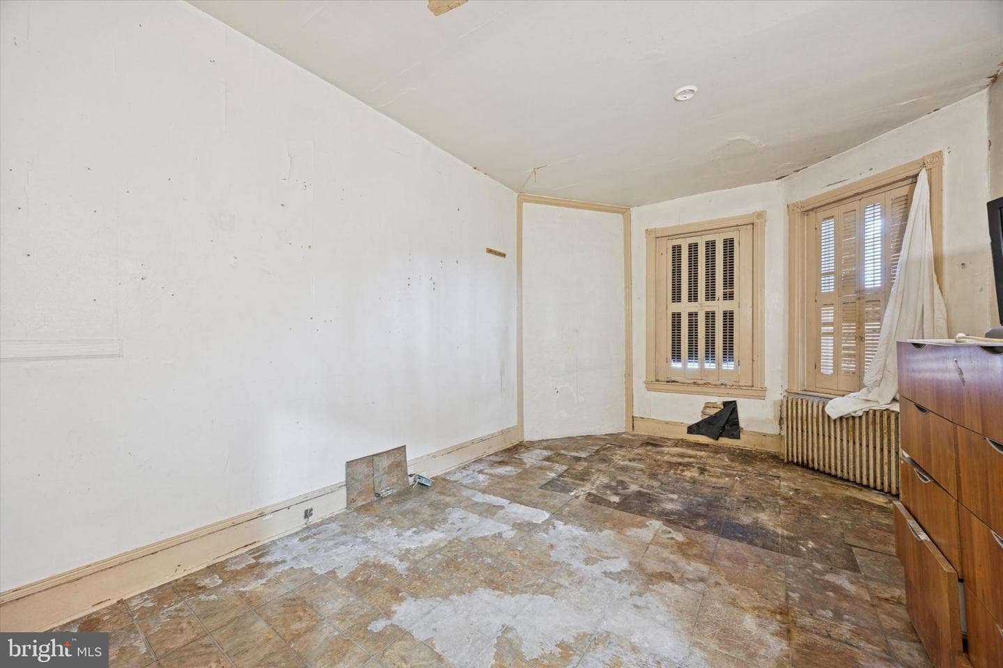5124 Newhall Street photo 5